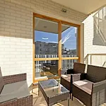 Near The Sea - Free Private Parking Apartmán