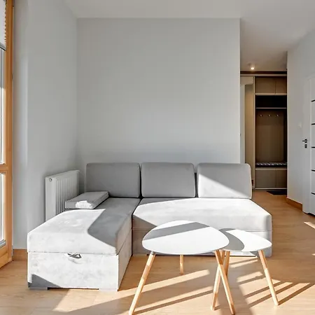 Apartment Near The Sea - Free Private Parking