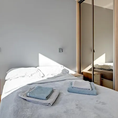 Near The Sea - Free Private Parking *