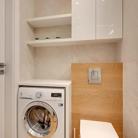 Near The Sea - Free Private Parking