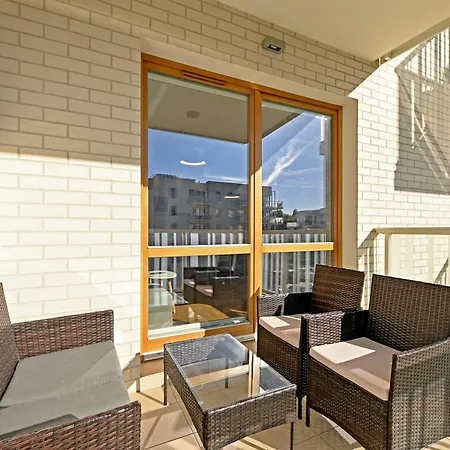 Near The Sea - Free Private Parking Appartement