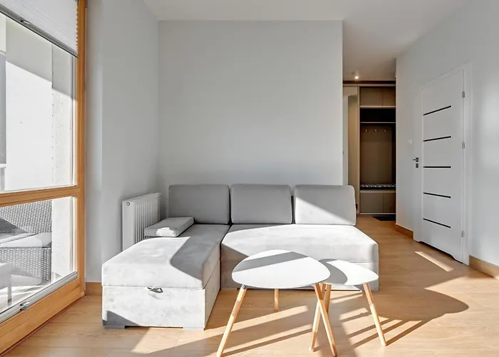 Apartment Near The Sea - Free Private Parking