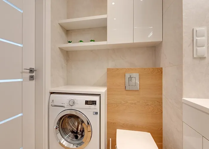 Near The Sea - Free Private Parking